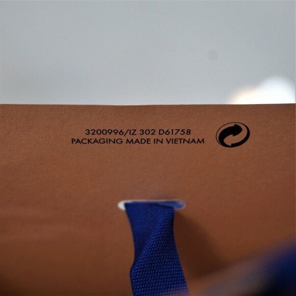 Authentic Louis Vuitton Envelope Bag Gift Packing Paper Bag 8.5 x 7.25 - Picture 6 of 7